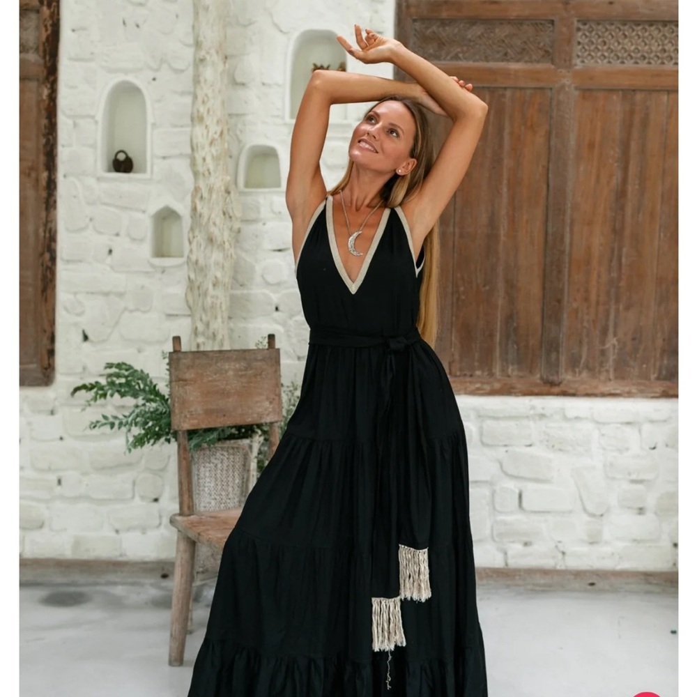 Elegant Black Maxi Dress